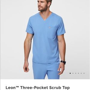 Men's Ceil Blue Leon™ - Two-Pocket Scrub Top - M / Ceil Blue